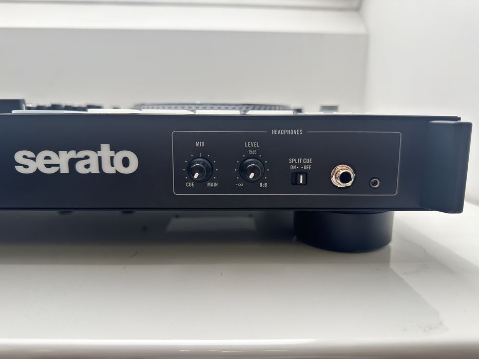 DJ миксер Rane FOUR