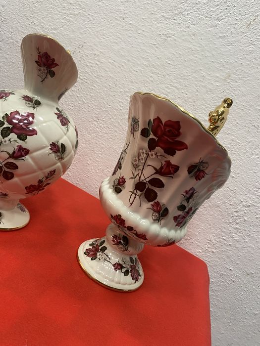 Чифт белгийски вази от порцелан на boch belgium ваза бох с цветя