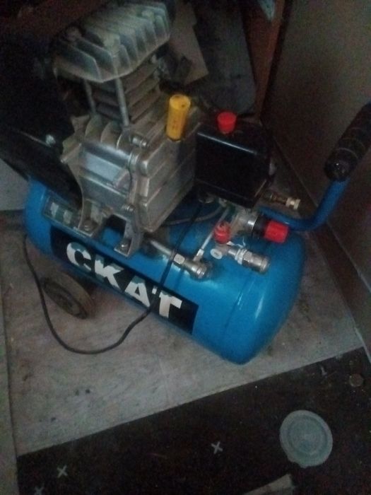 Продам компрессор в хорошем состоянии