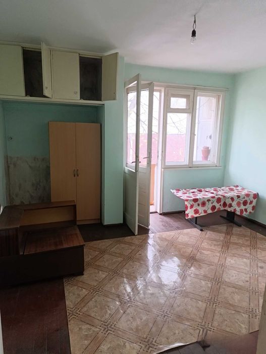 Дава се под наем Етаж от къща в София, Гоце Делчев - 60 кв.м за 230 € - Снимка #1