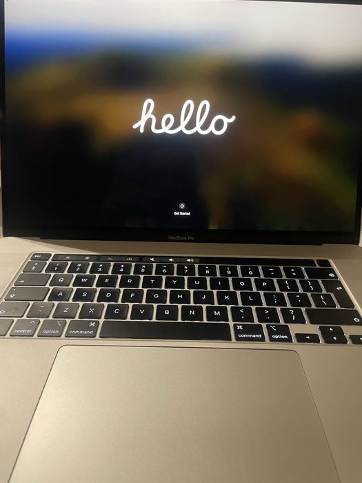 Apple MacBook Pro 16 Touch Bar 2019