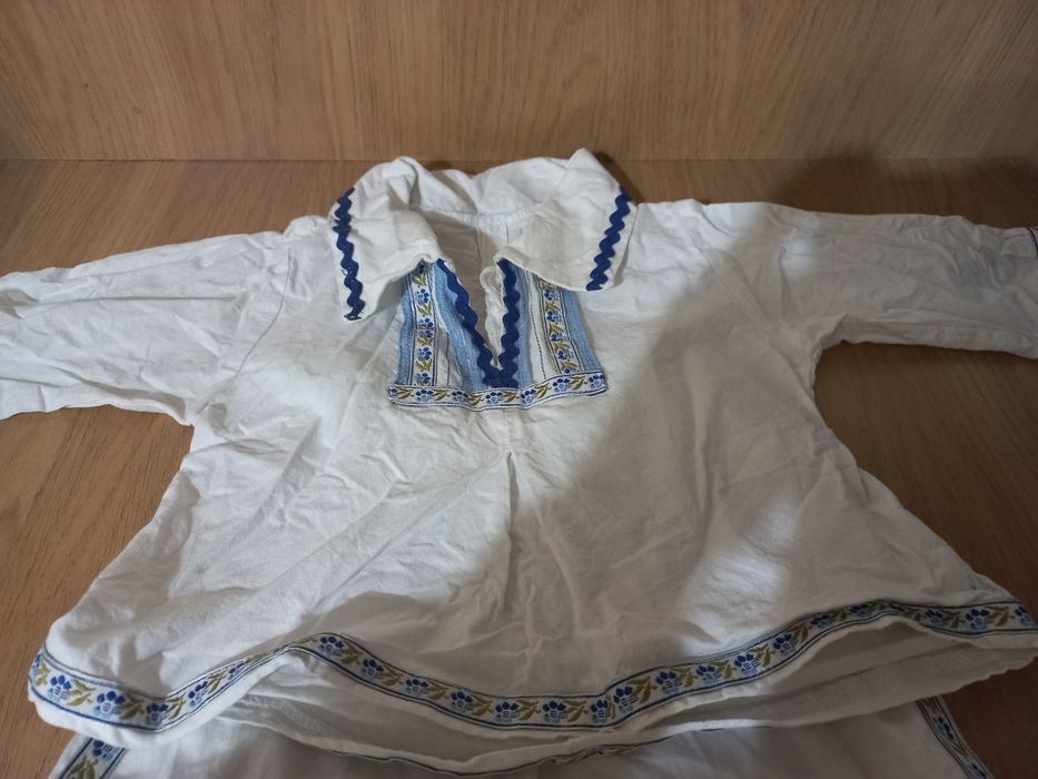 Vând set 2 costumase baiat 0-3 luni