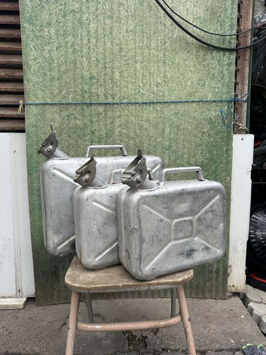 Канистры СССР 3шт продаются