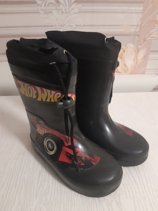 Резиновые сапоги