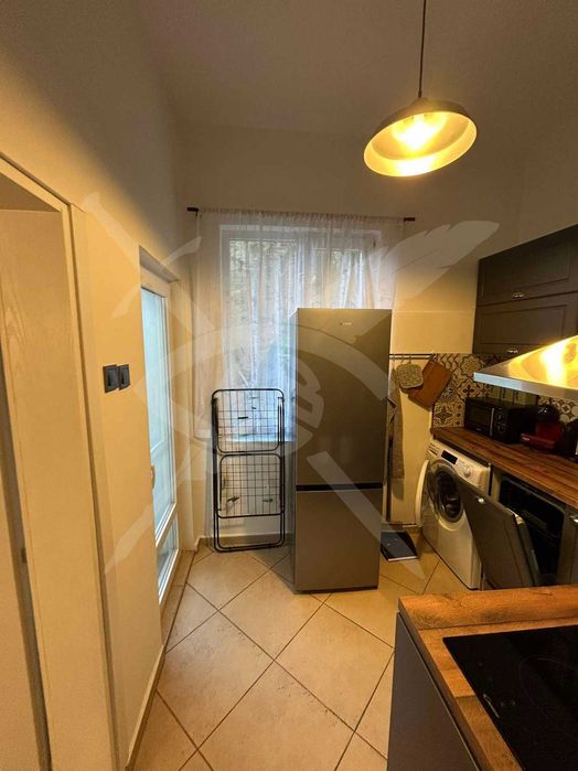Продава се Тристаен апартамент в Варна, Гръцка махала - 105 кв.м за 9 €/кв.м - Снимка #2