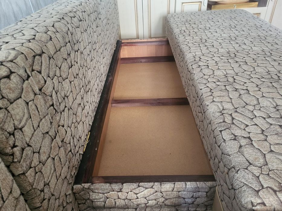 Продам диван в хорошем состоянии