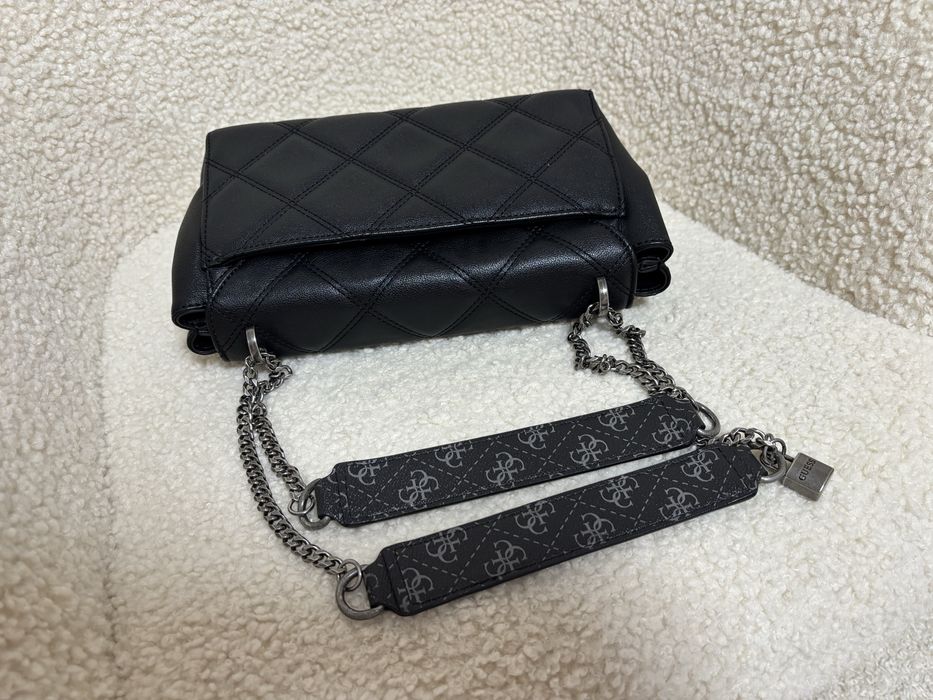 Черна чанта Guess