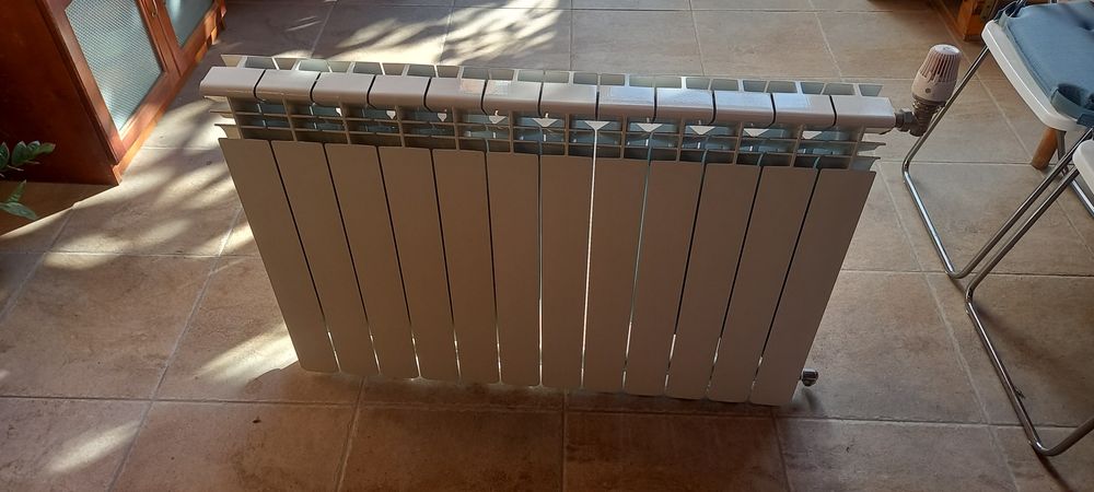 Продава се алуминиев радиатор оборудван .
