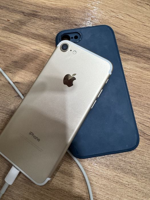 Продам айфон 7 почти идеал