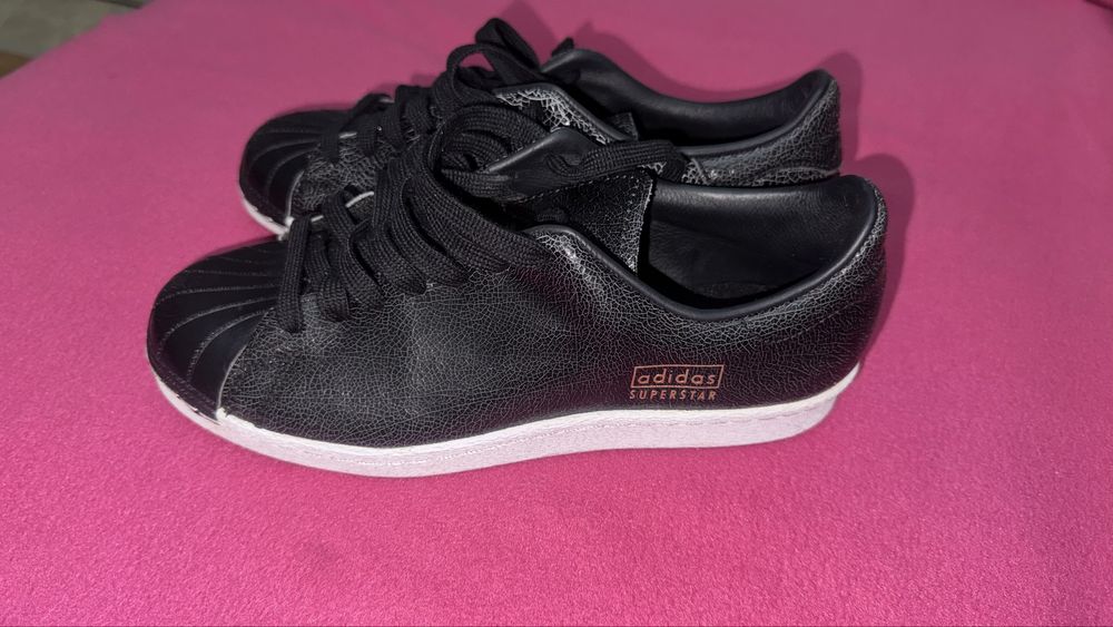 Прожам новые кроссовки Adidas