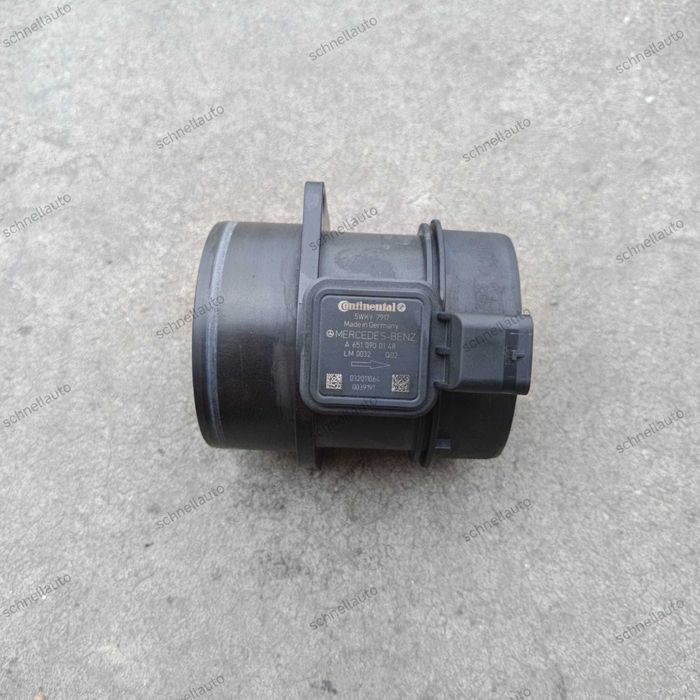 Debitmetru aer Mercedes Benz E Class W212 cod A 651 090 01 48