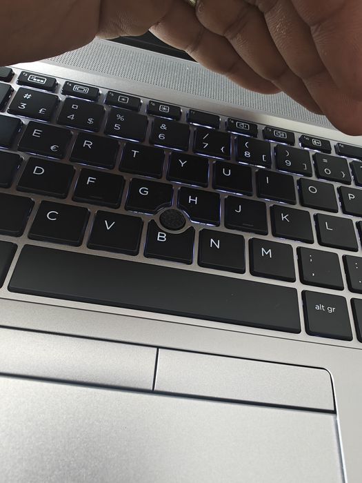 Oferta!!! HP elitebook 850 G4 i7 7th RAM 8 GB Ssd 512 display FHD 15'6