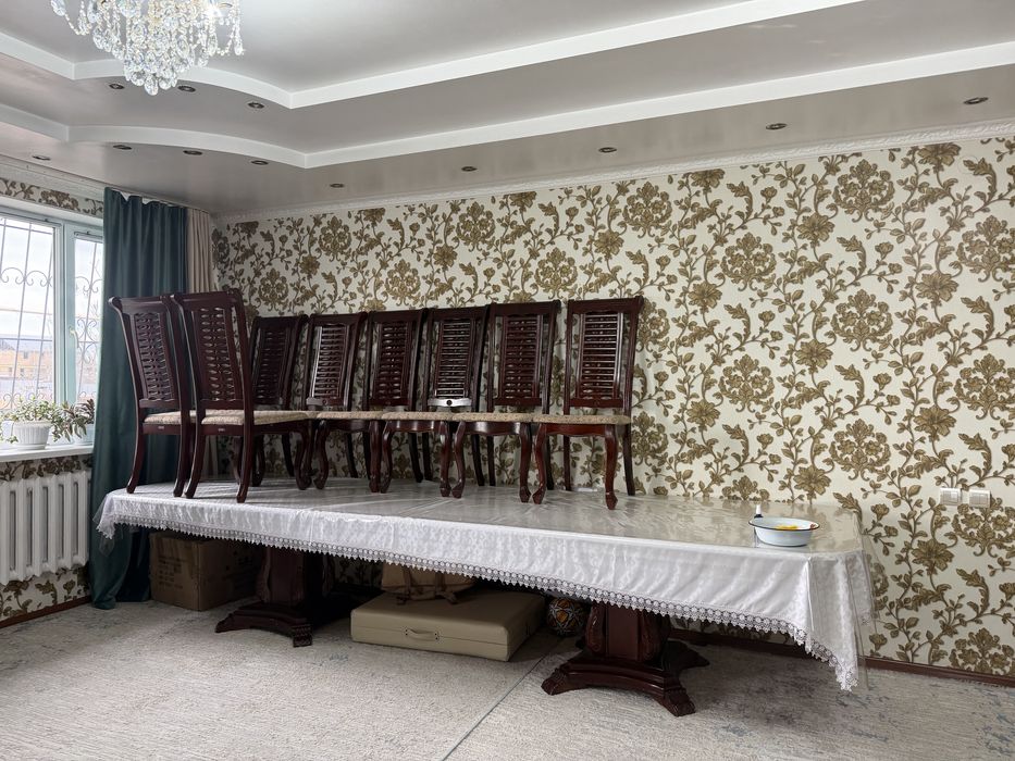 Стол, 10стулясы сатылады