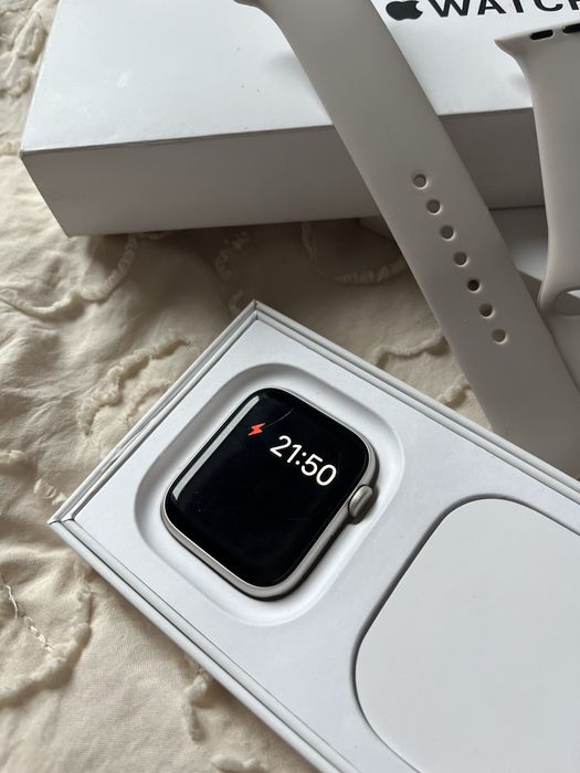 Apple Watch SE 2024  ( Б/У )