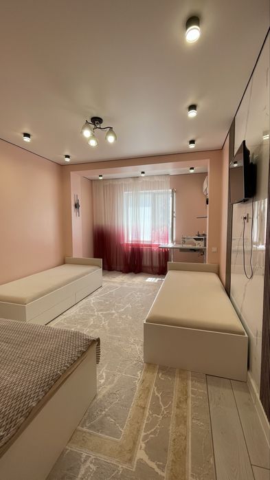 Подселениеге қыз керек