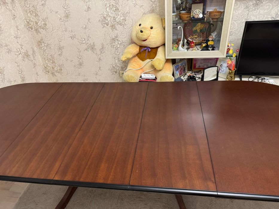 Продам стол в отличном состояние