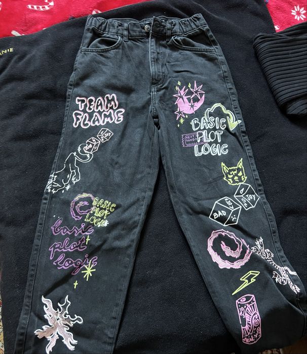 Дамски дънки с рисунки