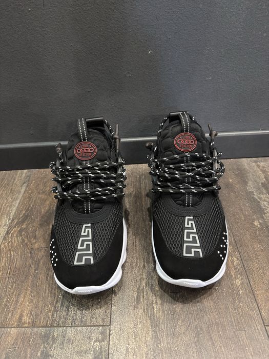 Versace chain reaction