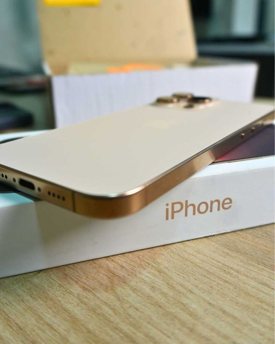 Продам свой iPhone 16 Pro Max, 256GB (2x ESIM *UZIMEI) (сост. идеал)