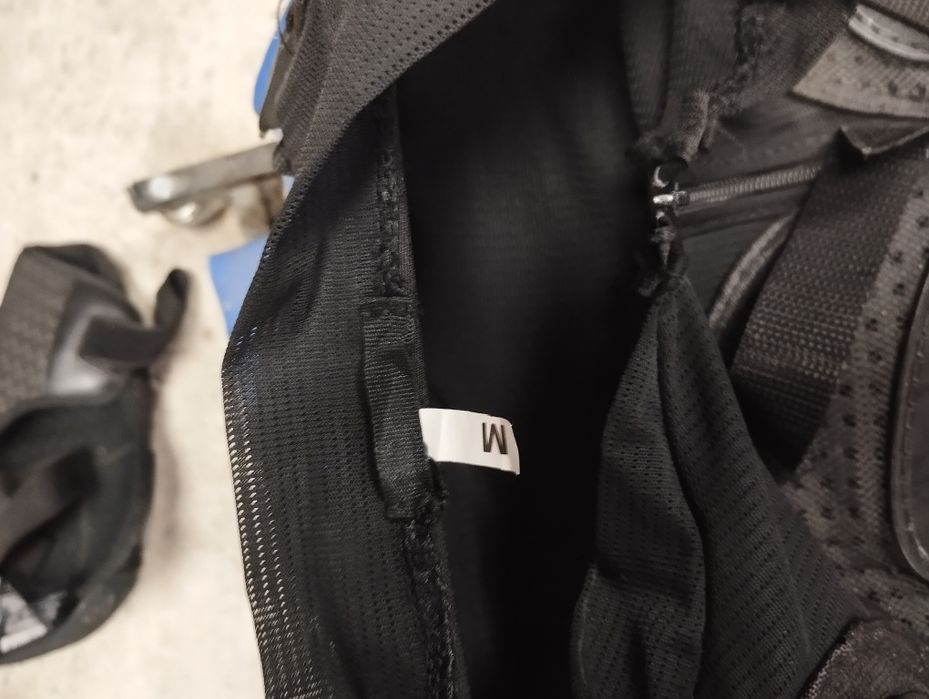 Каска Bellразмер м ризница fox наколенки aipnestat s/m