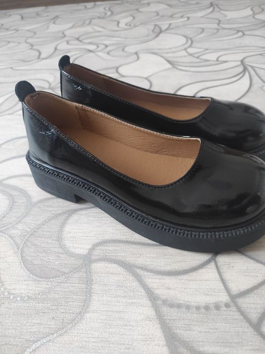 Продам новую туфли