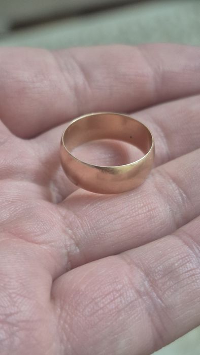 Продам золотое кольцо 583  пробы времен ссср