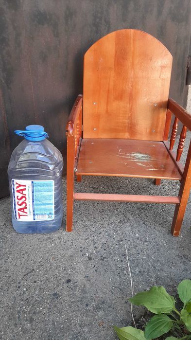 Детское кресло (деревянное)