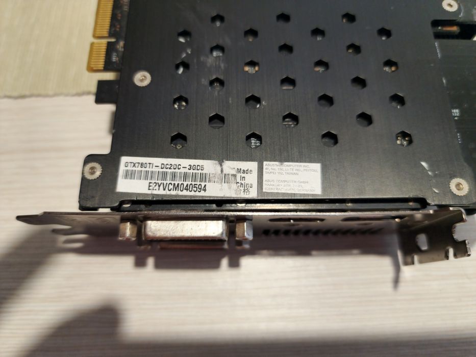 Placa video asus gtx 780ti perfect funcțională