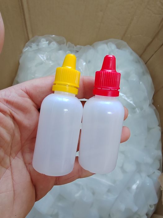 Бутылочки полимерные 30 мл. С дозатором.
