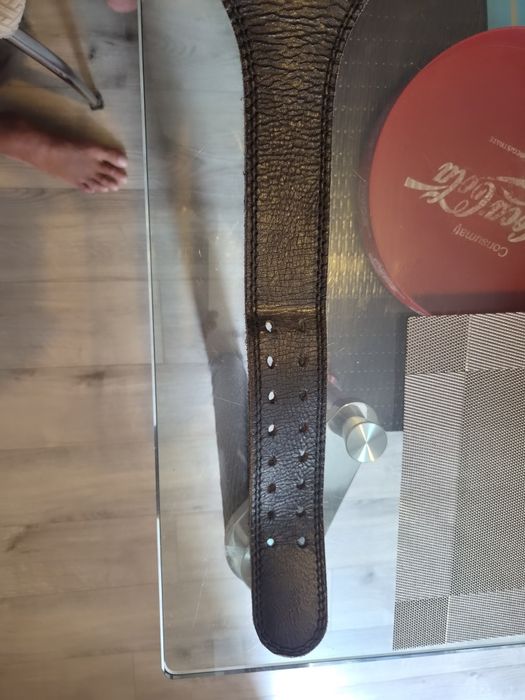 Curea GymBeam piele impecabila