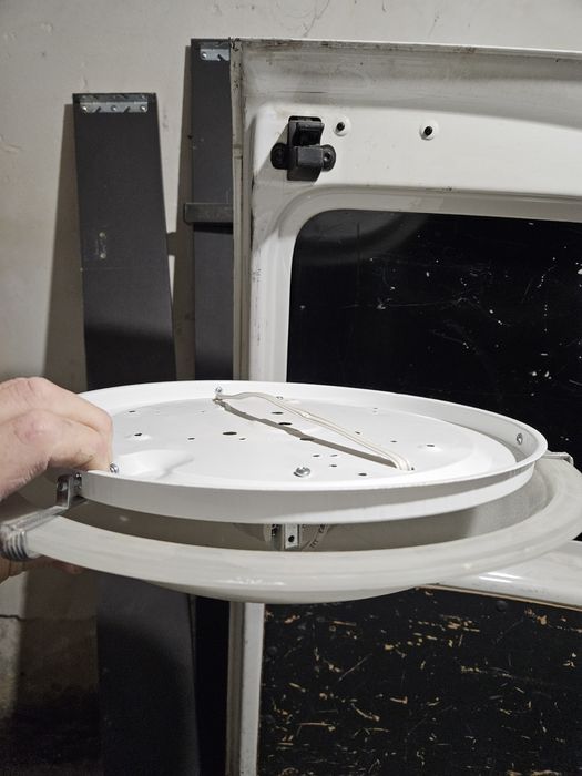 Таванни плафони запазен