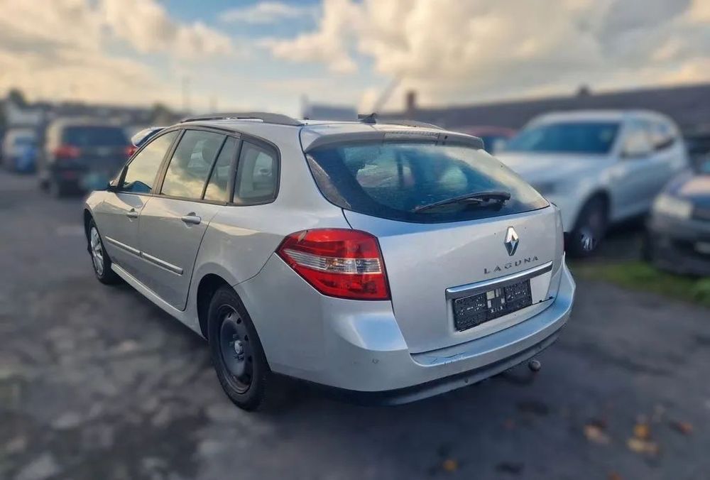 Dezmembrari / Dezmembrez RENAULT CLIO 2 SYMBOL