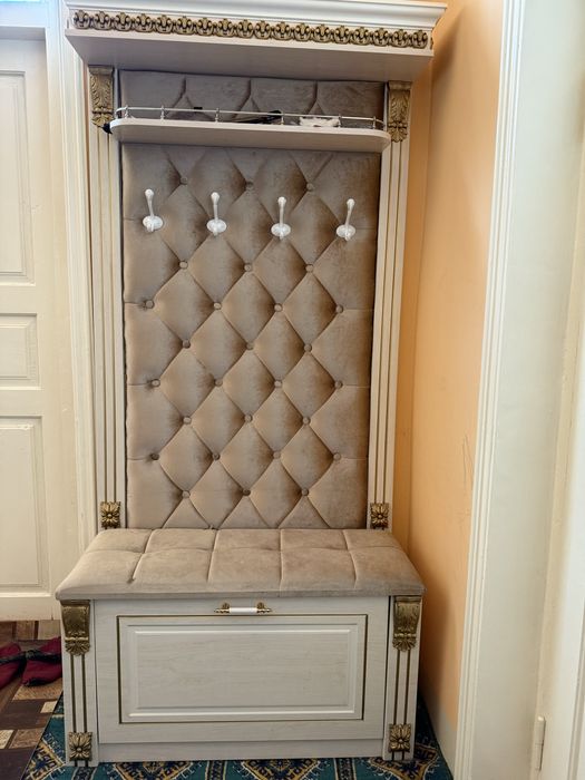 Прихожая / вешалка с мягкой сидушкой и ящиком для хранения