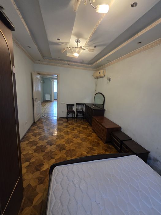 Сдаётся трехкомнатная квартира