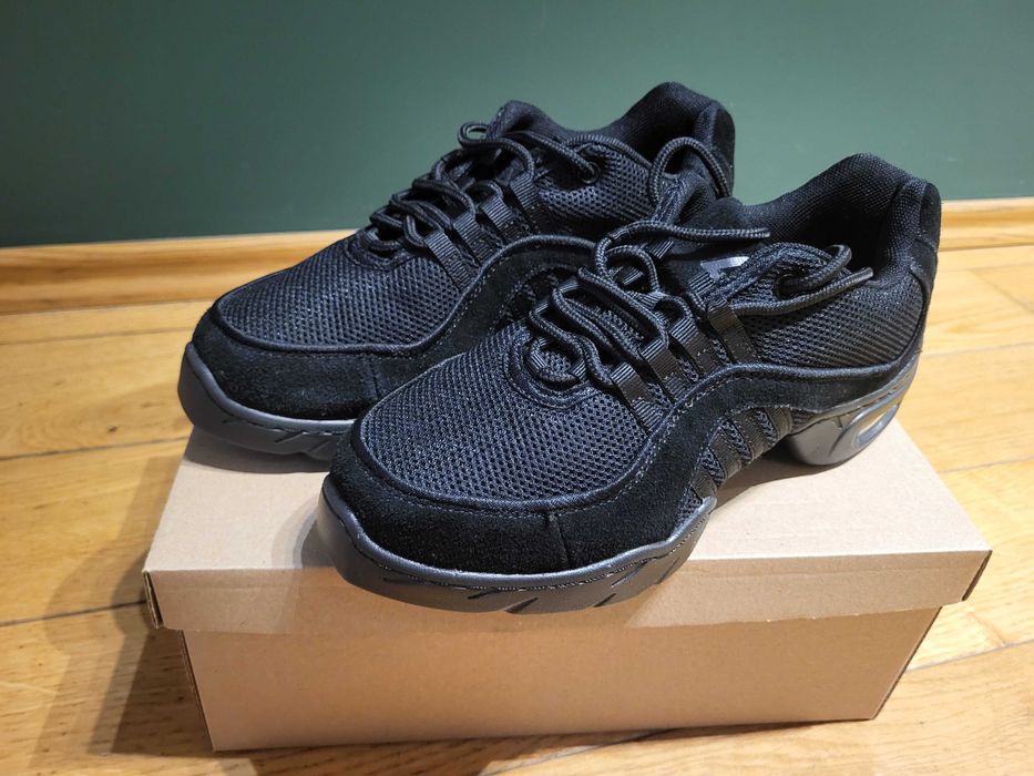 Обувки за танци / Маратонки за народни танци