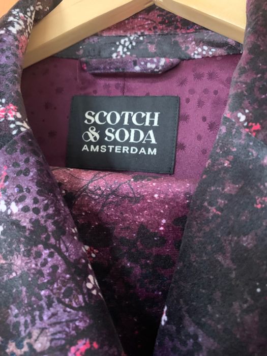 Scotch &Soda пролетен костюм в класическото лилаво кадифе