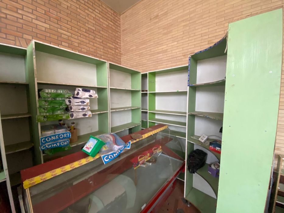 Xalodolnik Polka Kalbasniy vitrina