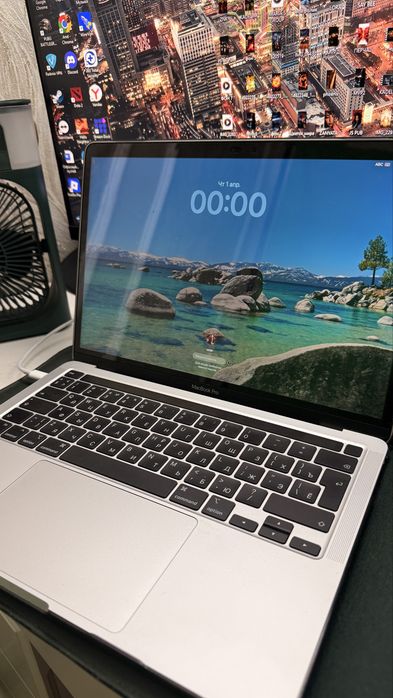 Macbook  pro в идеальном состояние