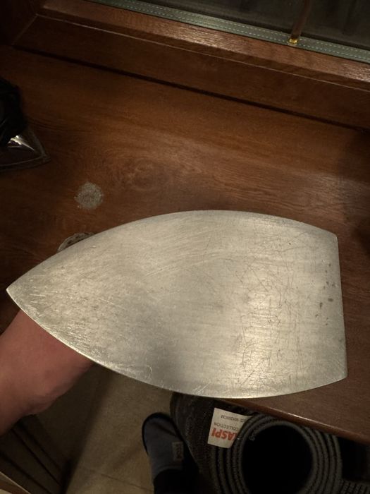 Советский утюг в рабочем состоянии