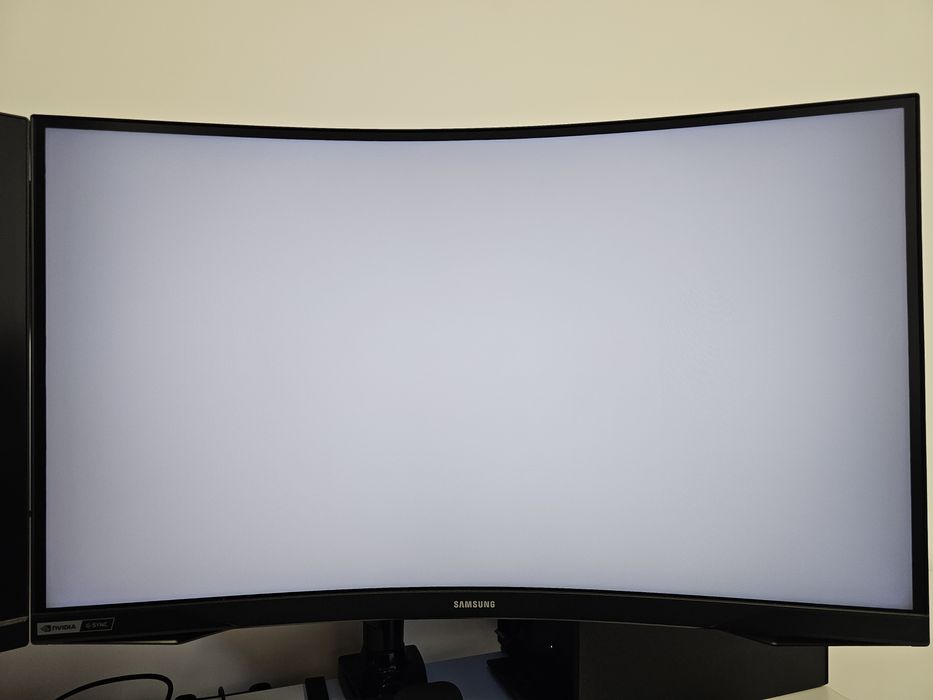Monitor Gaming curbat Samsung Odyssey G7 27'' 240 Hz
