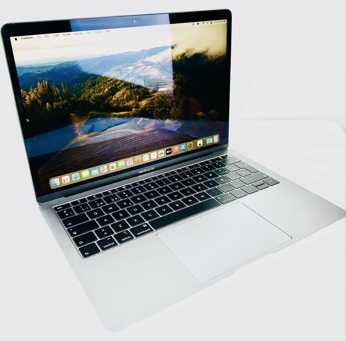 Apple MacBook Air 2019 13" i5 8RAM 128GB Space Gray ! Гаранция!
