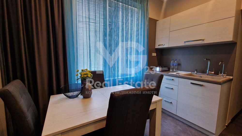 Дава се под наем Етаж от къща в Пловдив, Център - 85 кв.м за 612 € - Снимка #5