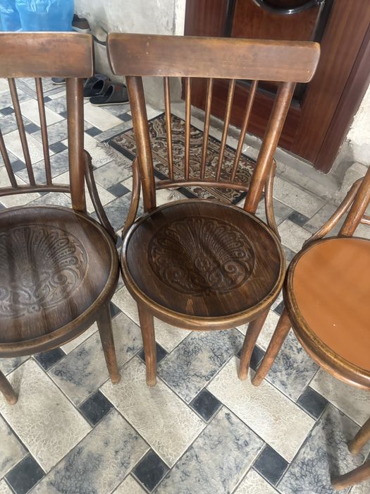 Срочно продам антикварный стулья