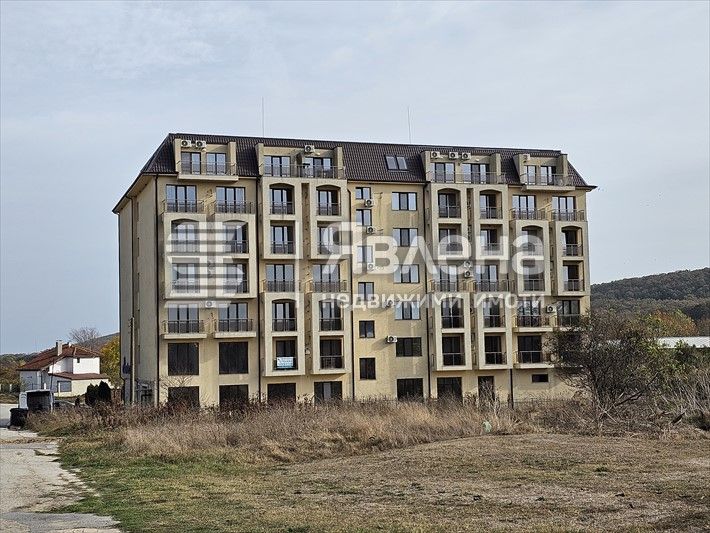 Продава се Едностаен апартамент в с. Шкорпиловци, Област Варна - 38 кв.м за 895 €/кв.м - Снимка #1