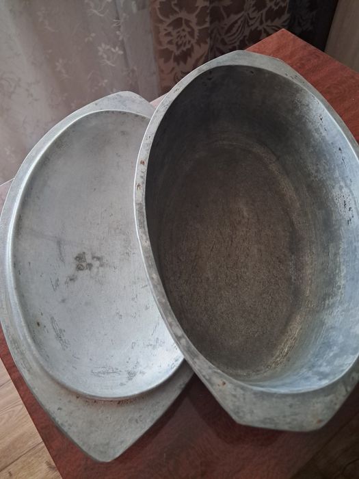 Продам . утятницу