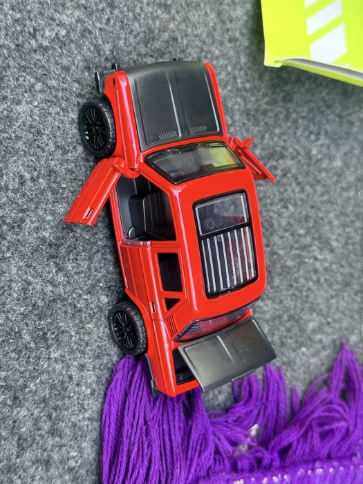 Игрушки модельки металичиские