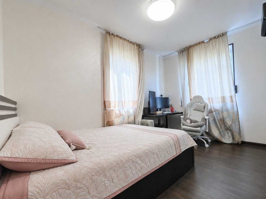 2-х комнатная около "парка Эльбек" ID: 7416