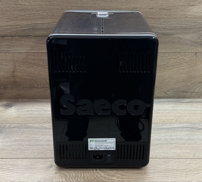 Продавам кафемашина Philips Saeco Exprelia Type:HD8856