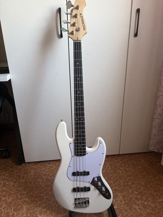 Продам бас Rockdale