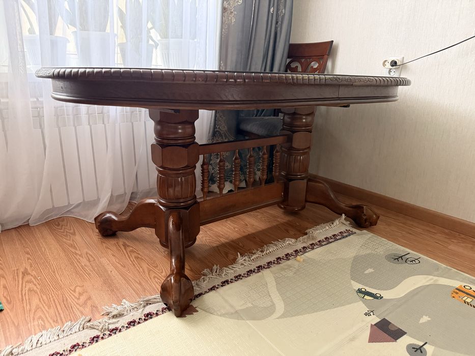 Продам стол и 6 стульев